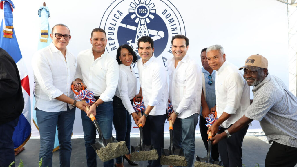 Wellington Arnaud inicia construcción del alcantarillado sanitario de El Córbano, provincia San Juan